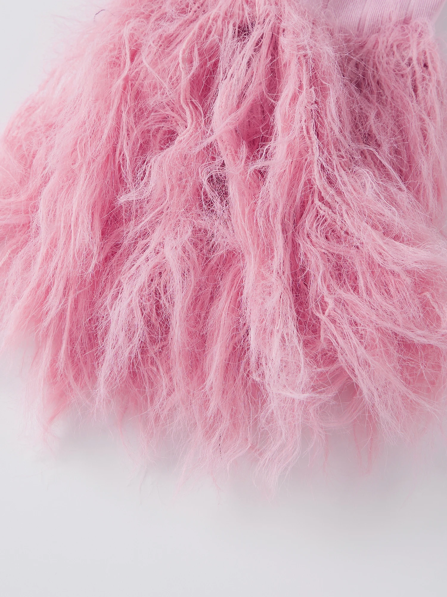 Damen-Pullover aus geripptem Strick mit V-Ausschnitt, Kettendetails und langen Passform – stilvolle Oberteile für Frühling und Herbst