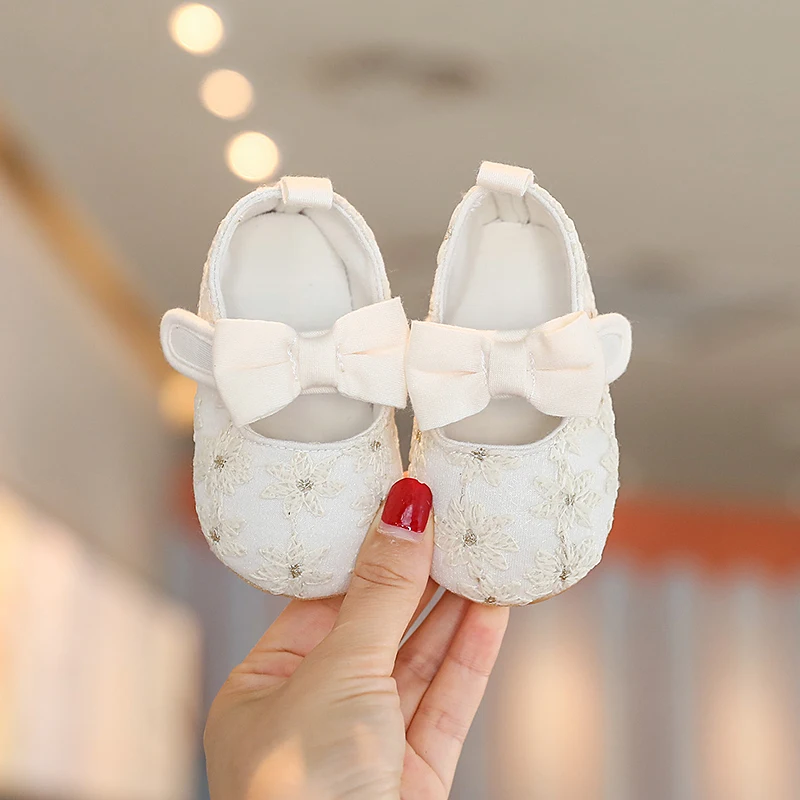 NEW 0-18 Months Cute White Lace Baby Girl Princess shoes Baby Moccasins Moccs Shoes Bow Fringe Rubber Soled Non-slip Footwear