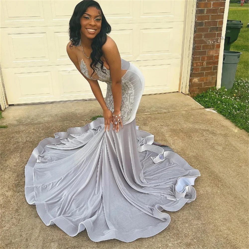 Amazing Black Girls Prom Dresses Silver Velvet Mermaid African Evening Gowns Illusion Formal Birthday Party Dress Customized