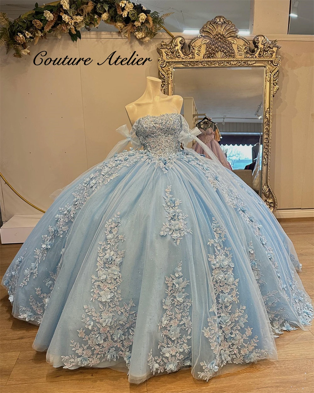 

Baby Blue Lace Appliques Off The Shoulder Cape Quinceanera Dress Ball Gown Sweet 15 16 Dress Sweetheart vestido de quinceañera