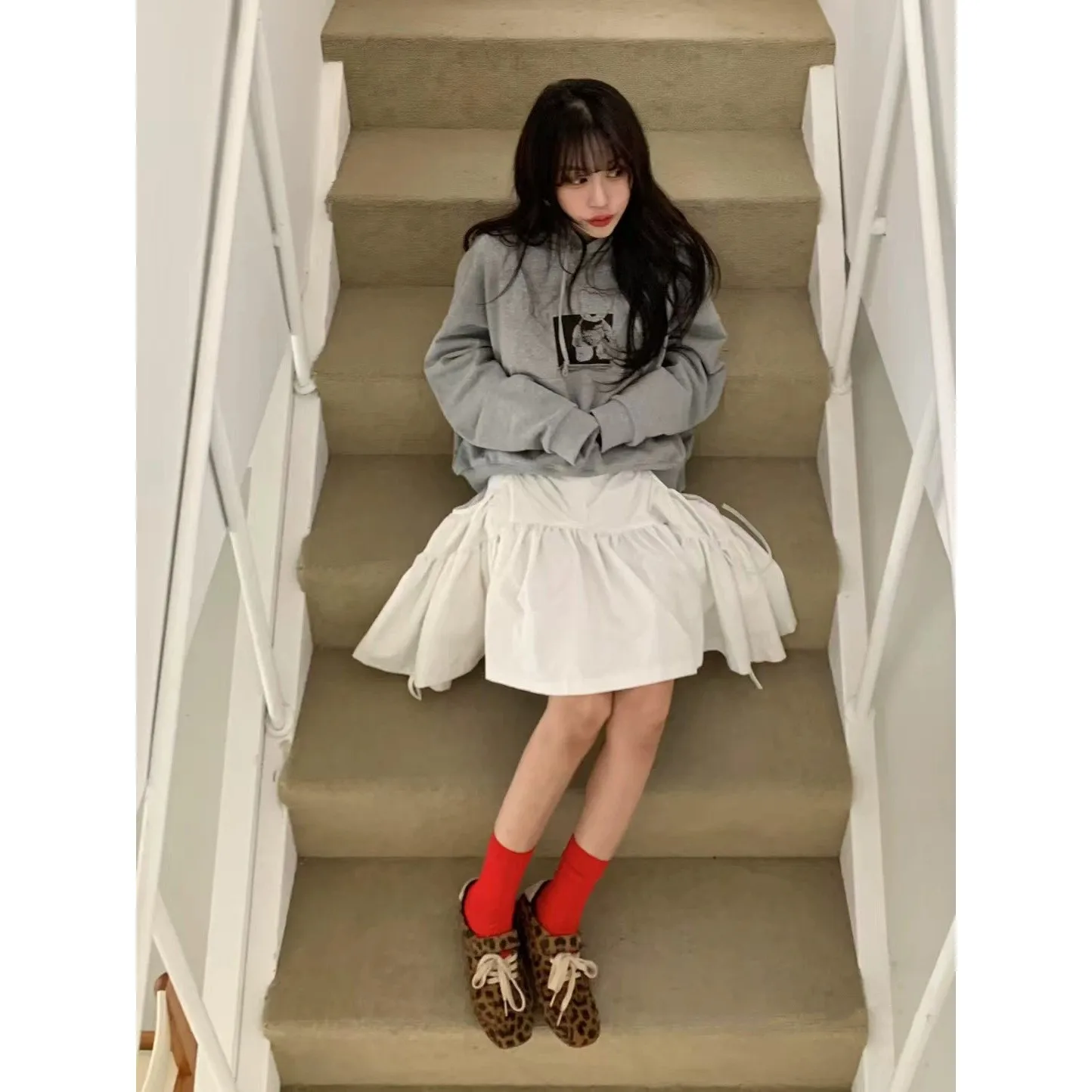 

Весна 2026: Удобный хлопковый свитшот Berha с капюшоном и принтом медведя, свободного кроя, для повседневной носки