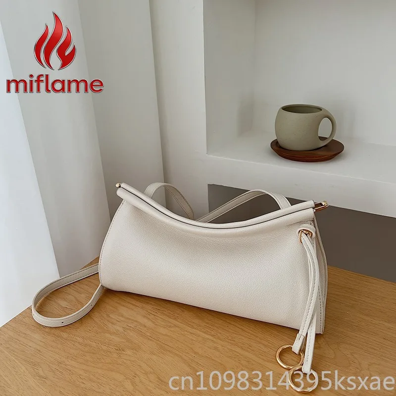 Vintage Leather Shoulder Bag with Structured Silhouette Elegant Lightweight Handbag for Work Commute Daily