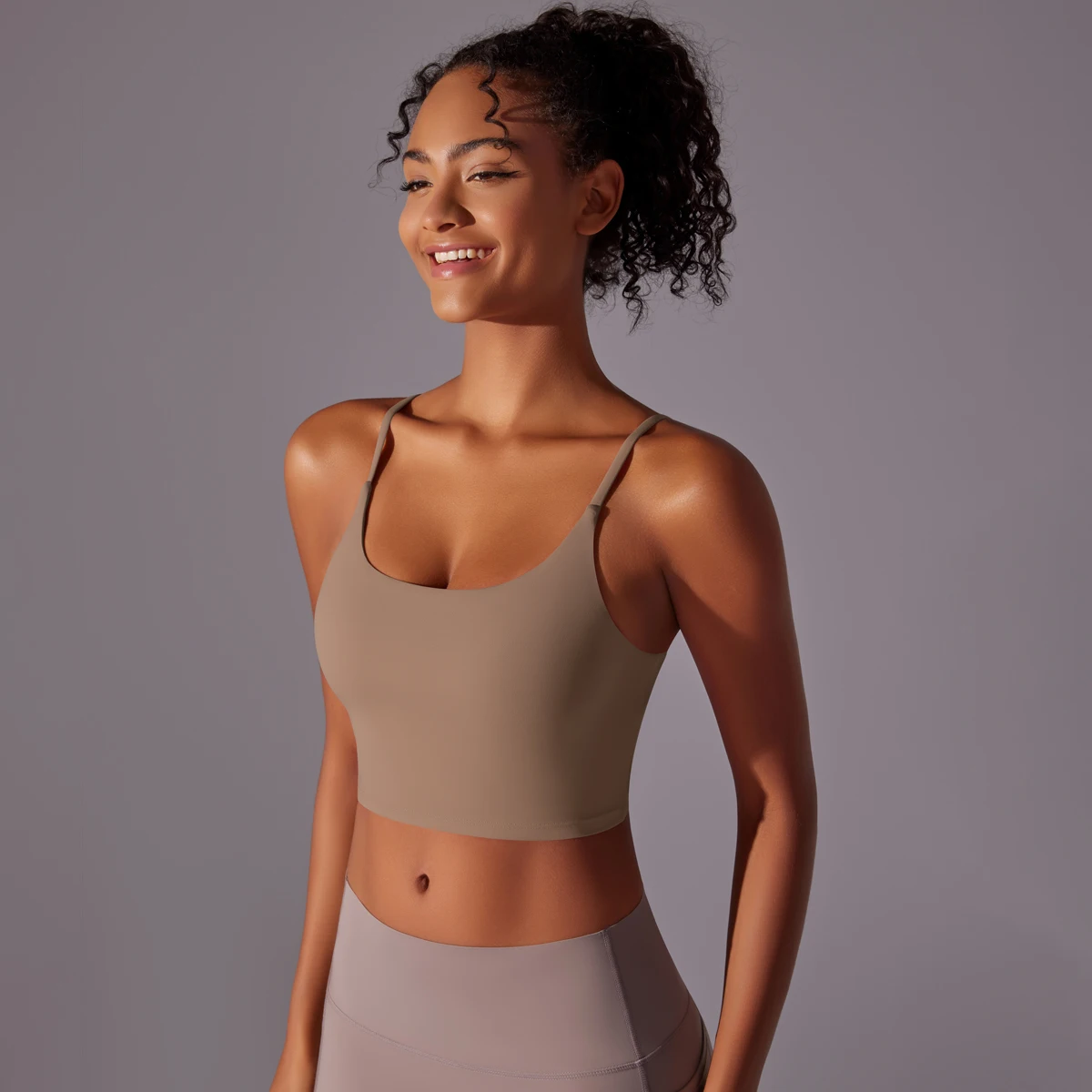 اليوغا الصدرية المرأة تنفس الرياضة الصدرية مثير تنفس التجفيف السريع الرياضة حمالة المرأة مثير سترة يوجا بلون النايلون اليوغا