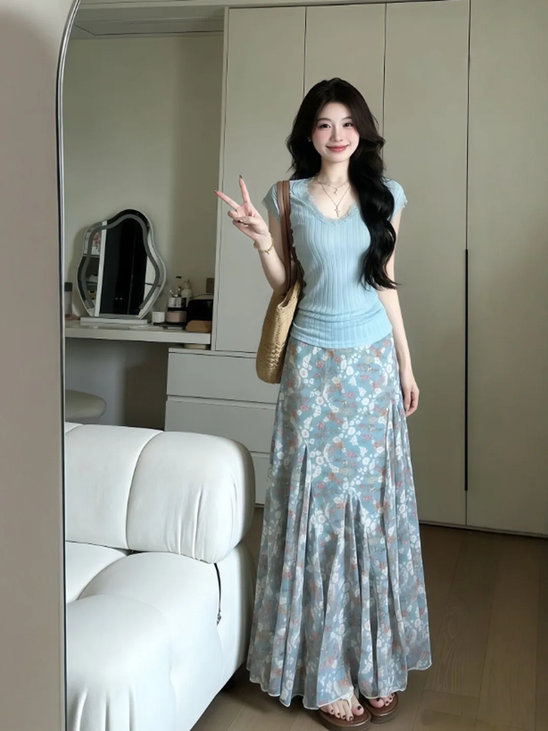 

Gentle Wind Unique Beautiful V-neck Printed Top Half-length Skirt Two-piece Set Youthful Summer Collection Floral Pattern