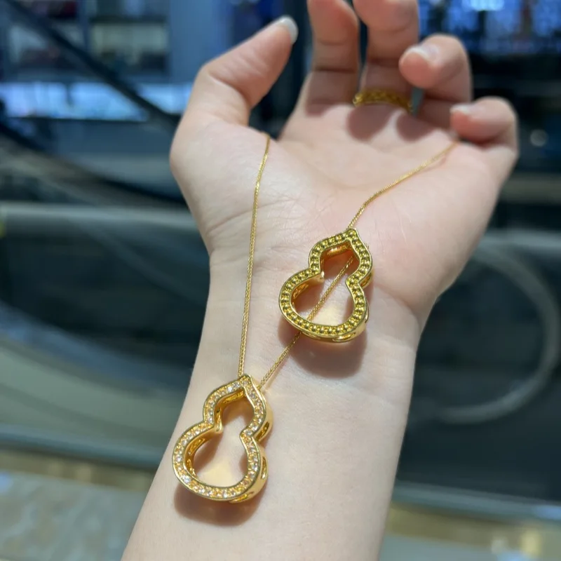 

Real 18K Gold Hollow Out Diamond Inlaid Gourd Pendant for Woman Luxury AU750 Pendant Necklace Fine Jewelry High-quality Banquet