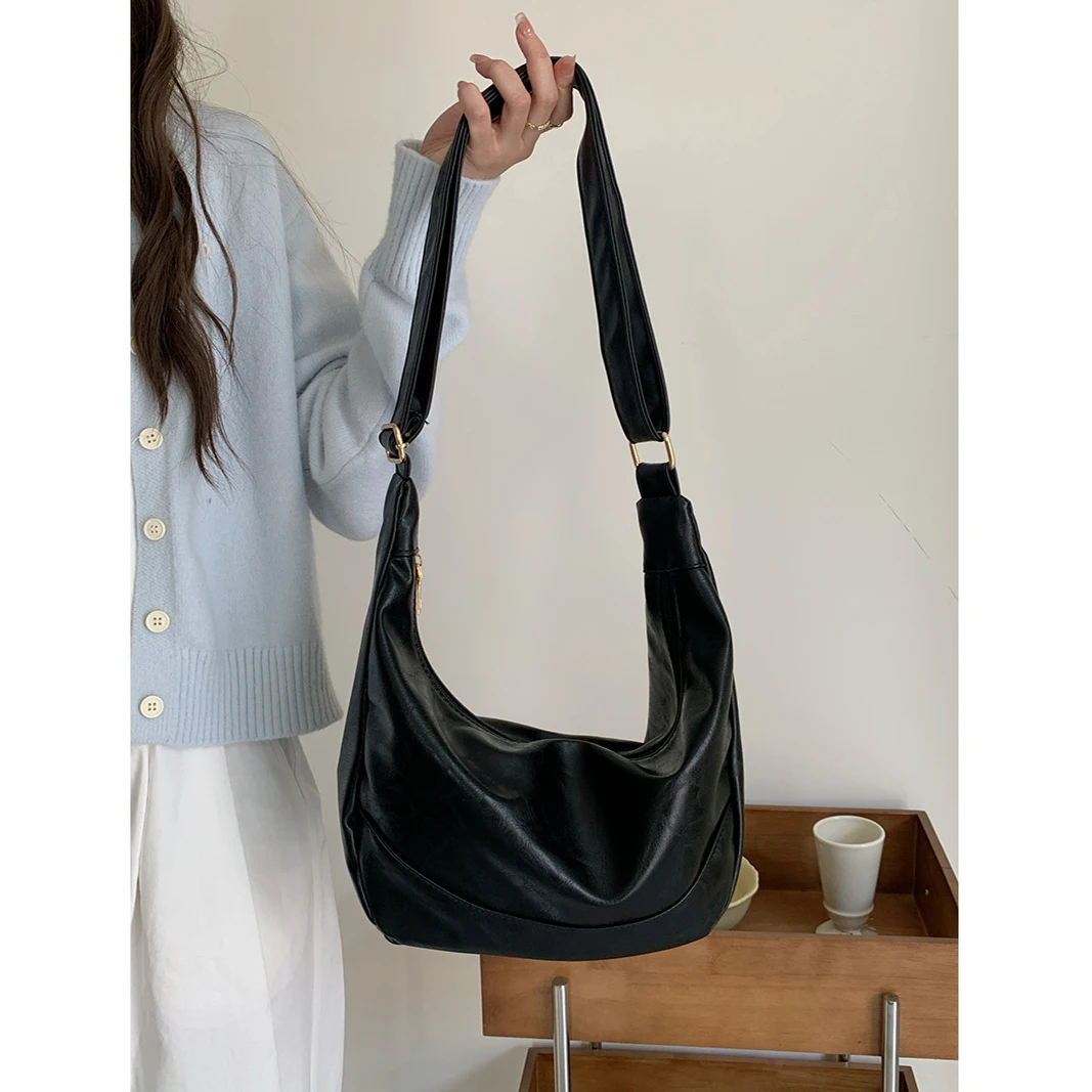 Top Selling Women Messenger Matching-all Leather Feeling PU Shoulder Dumpling Bags Fashion Gift for Girls & Middle Aged Female