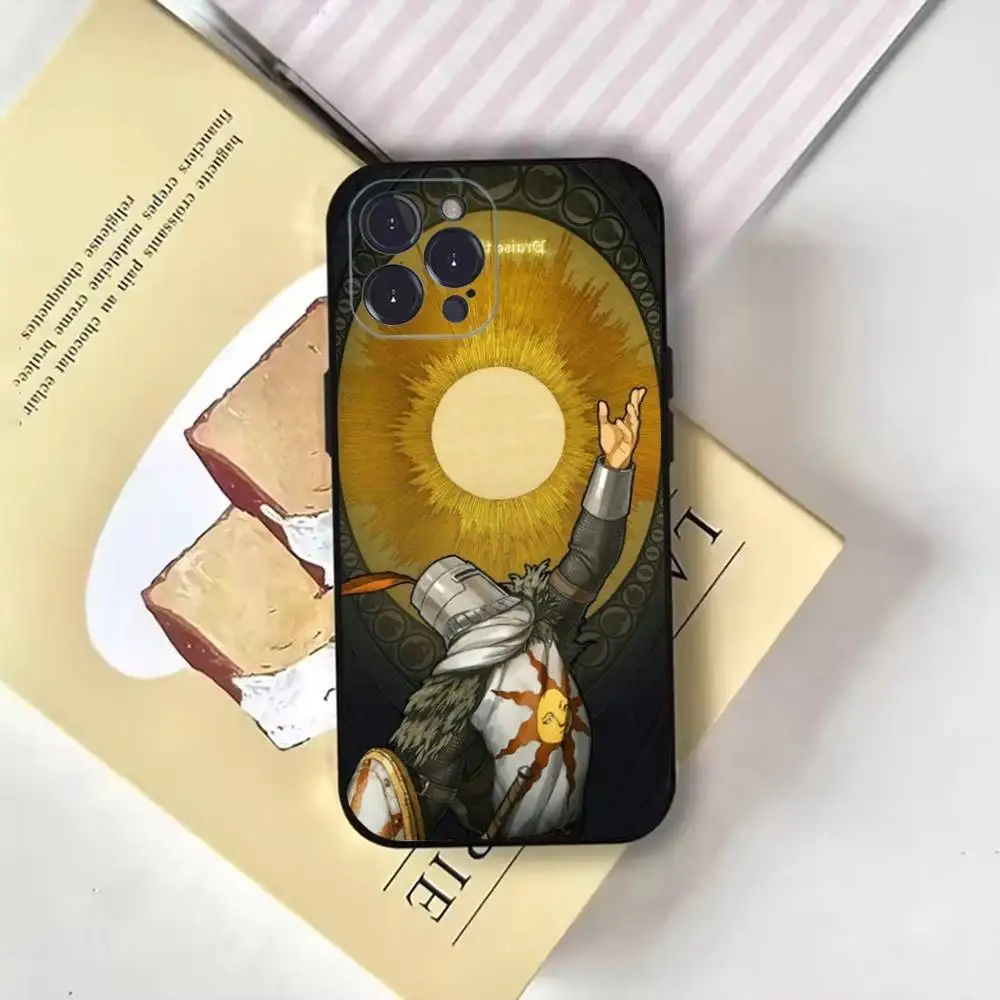 P-Praise the Sun D-Dark Souls iPhone16,15,14,13,12,11 Plus,Pro Max,XS,X,XR,SE,Mini,8,7用ソフトブラックカバー