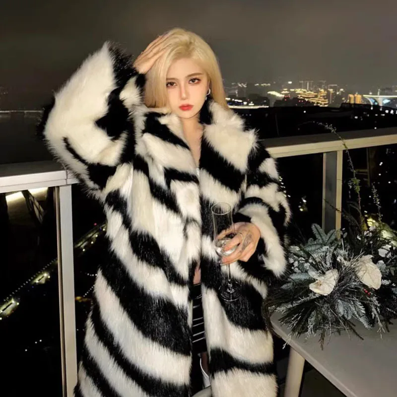 Damski płaszcz w zebrę, futro imitujące futro z lisa, stylowy, gruby płaszcz, nowy temperamentny zimowy damski płaszcz futrzany 2025 H607