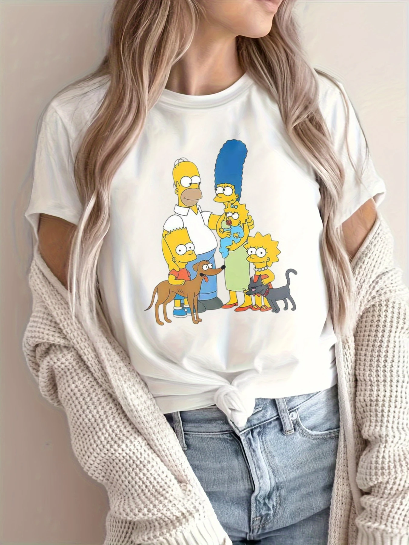 Women'S White T-Shirt with The Simpsons Family Print - Casual Cartoon Graphic Tee for Everyday Wear and Pop Culture Fans