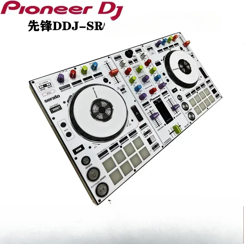 

Контроллер Skins Pioneer DDJ-SR полностью окружен защитными наклейками. Не DJ-контроллер! !