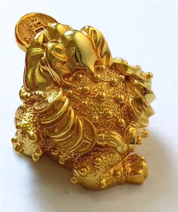 Gold-plated Process Feng Shui Three Legged Money Frog Fortune Lucky Toad with Chinese Coin Resin Craft Golden Color Home Decor