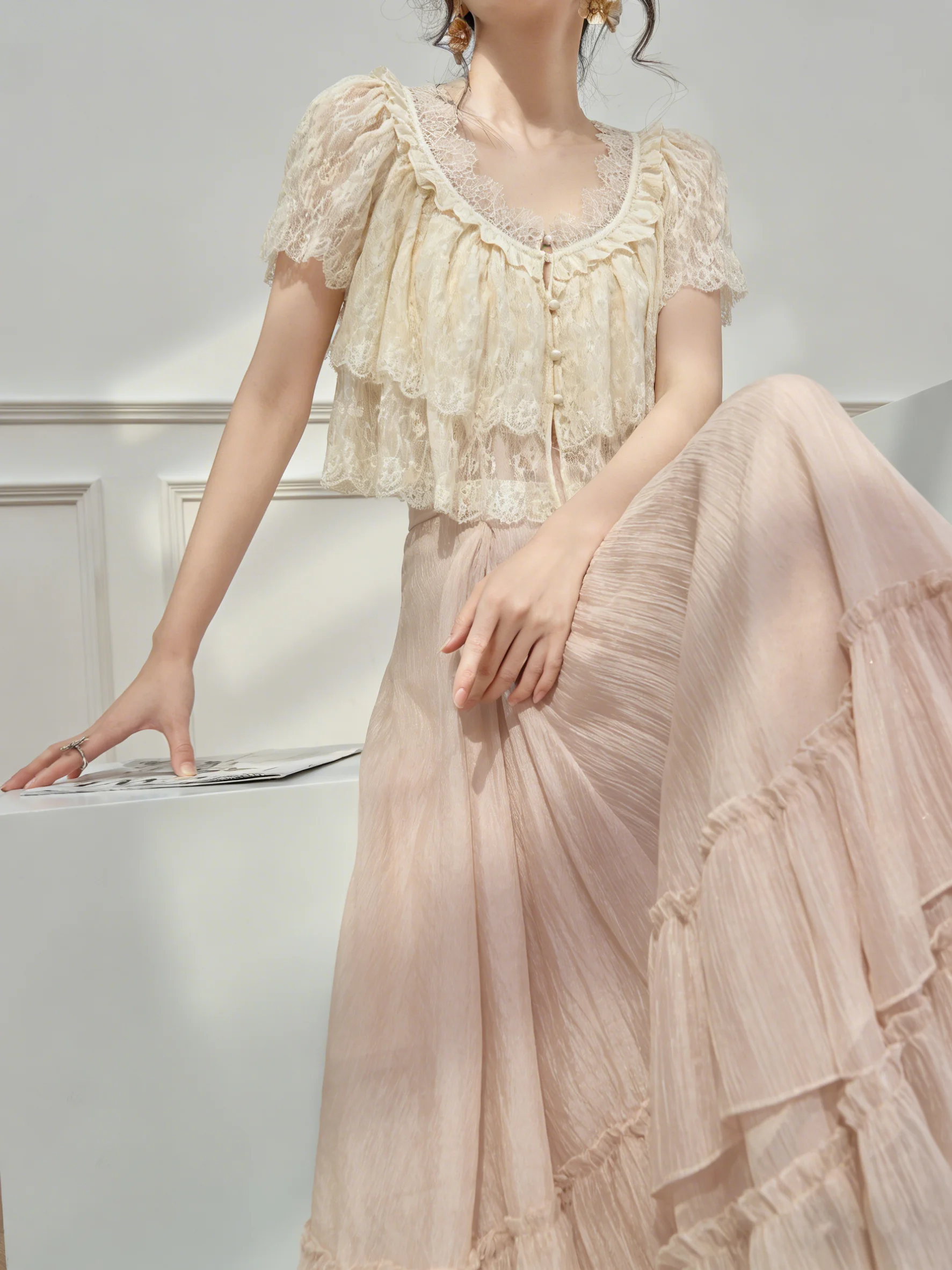 

Milk White Lace Trim Blouse Half Skirt Two Piece Set Women's Pure Loose Sensation Early Summer Absolutely Beautiful