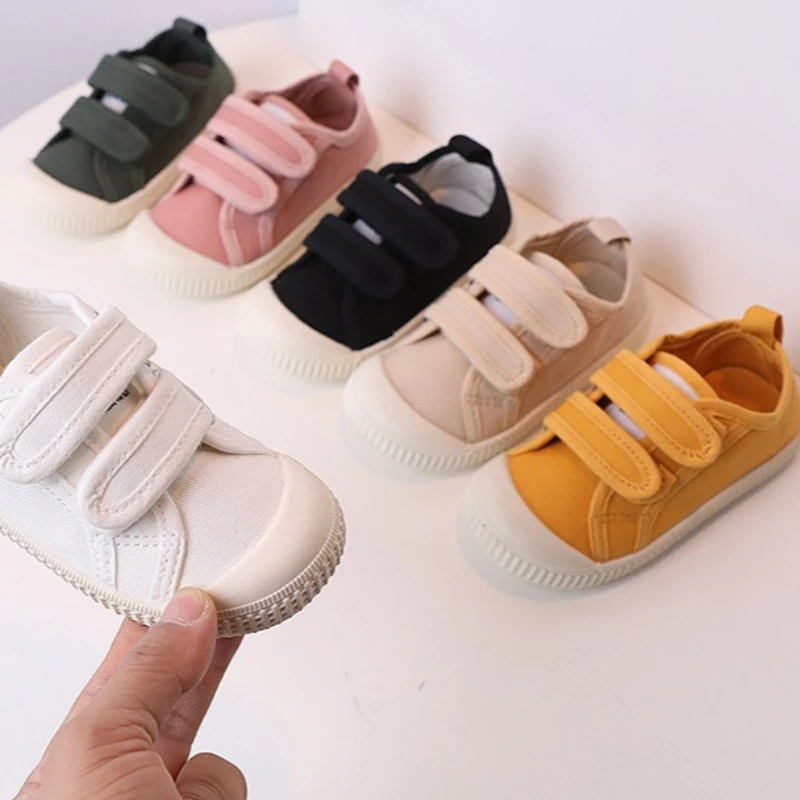 

Детские кеды 2026: Новая корейская версия, всесезонные мягкие повседневные туфли для девочек, слипоны для путешествий, школьные прогулочные туфли для мальчиков