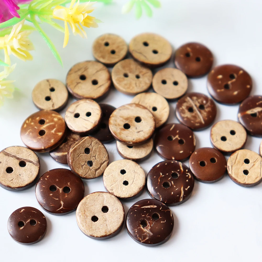 100pcs 10mm / 11mm / 12mm 2 holes Félkegyelmű Kókuszdió Szállodai küldönc számára Megvarr kézműves scrapbooking decorativa accessor Megvarr Eszközök