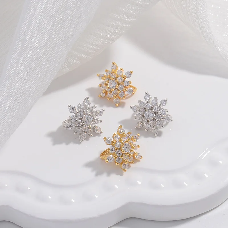 

S925 Sterling Silver Double Hole Snowflake Bead Fully Pavé CZ with Floral Motif Elegant Spacer for Luxury Bracelet