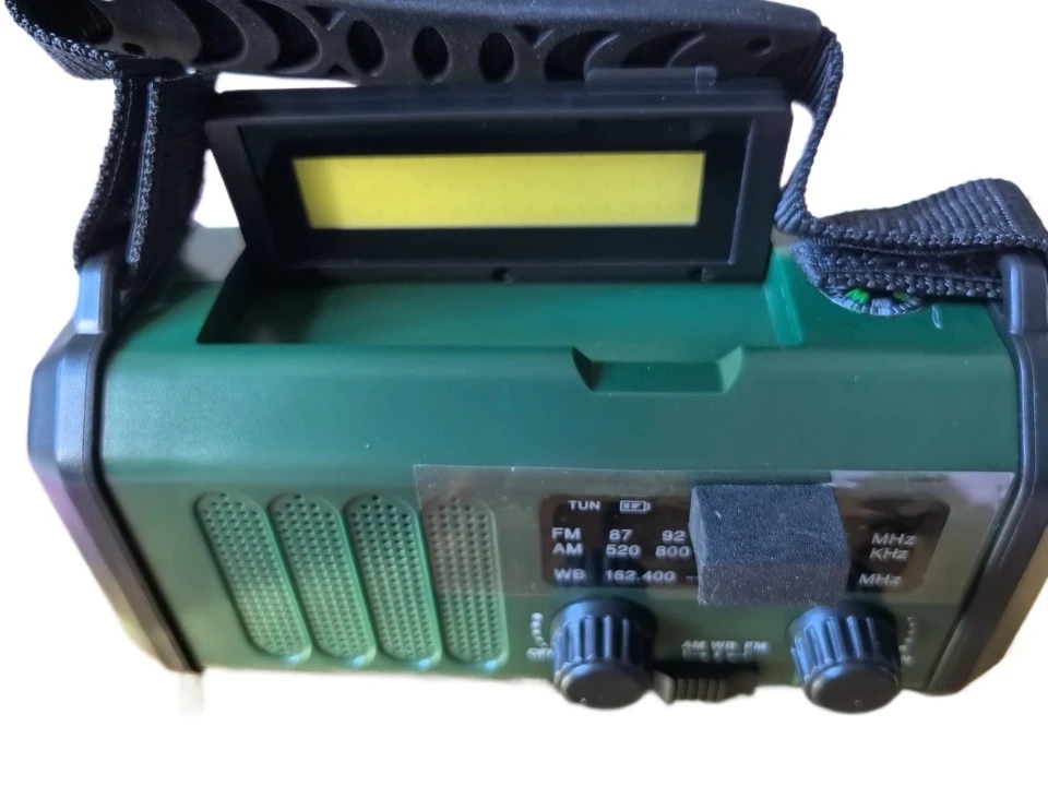 

Многофункциональный фонарь на солнечной батарее, ручной, для аварийного освещения, с функцией зарядки мобильных телефонов, радио для предотвращения стихийных бедствий