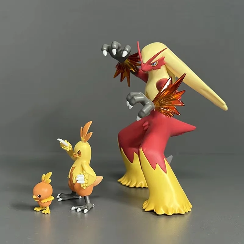 Figura colecionável de boneca portátil Pokémon Torchic to Combusken Evolution - Figura de ação de frango flamejante inspirada no jogo de animação