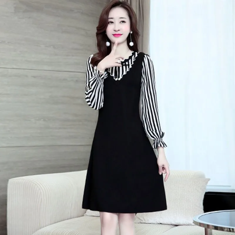 تنورة نسائية جديدة مرقعة بأكمام طويلة متوسطة الطول تغطي البطن على شكل حرف A