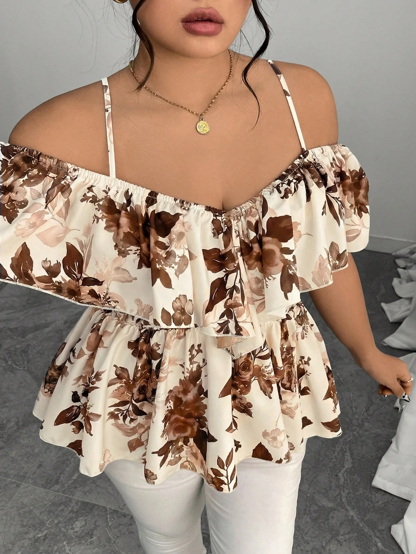 Plus-Size Blumenmuster Off-Shoulder Bluse für Damen, Spaghettiträger, Rüschen-Peplum-Top, Vintage-Print, schmale Taille, lässiges Sommerhemd – Detail 1