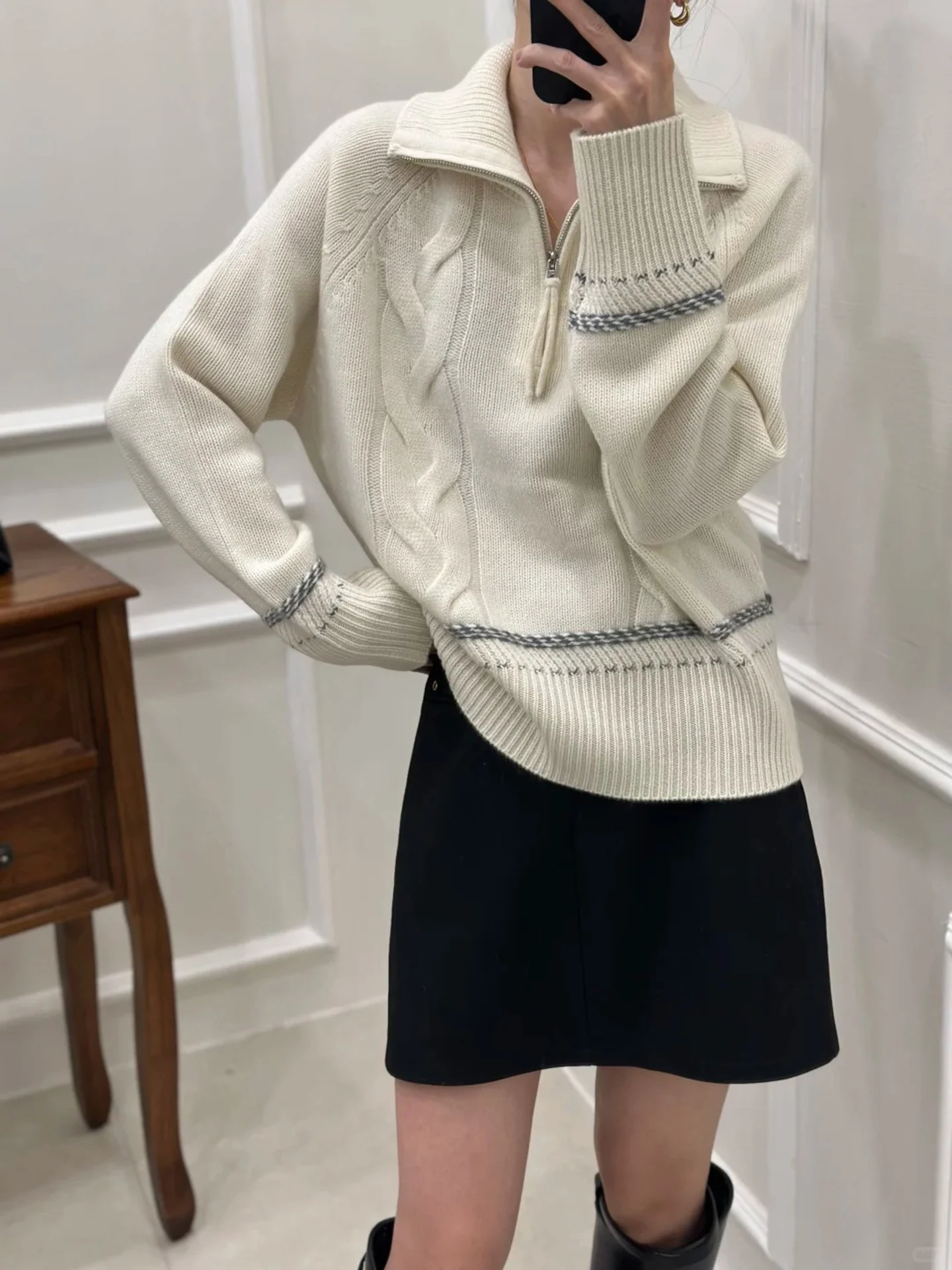 

Зимний свитер из чистого кашемира с высоким воротником и полумолнией, женские высококачественные лацканы и большие витые полоски осенью и зимой.