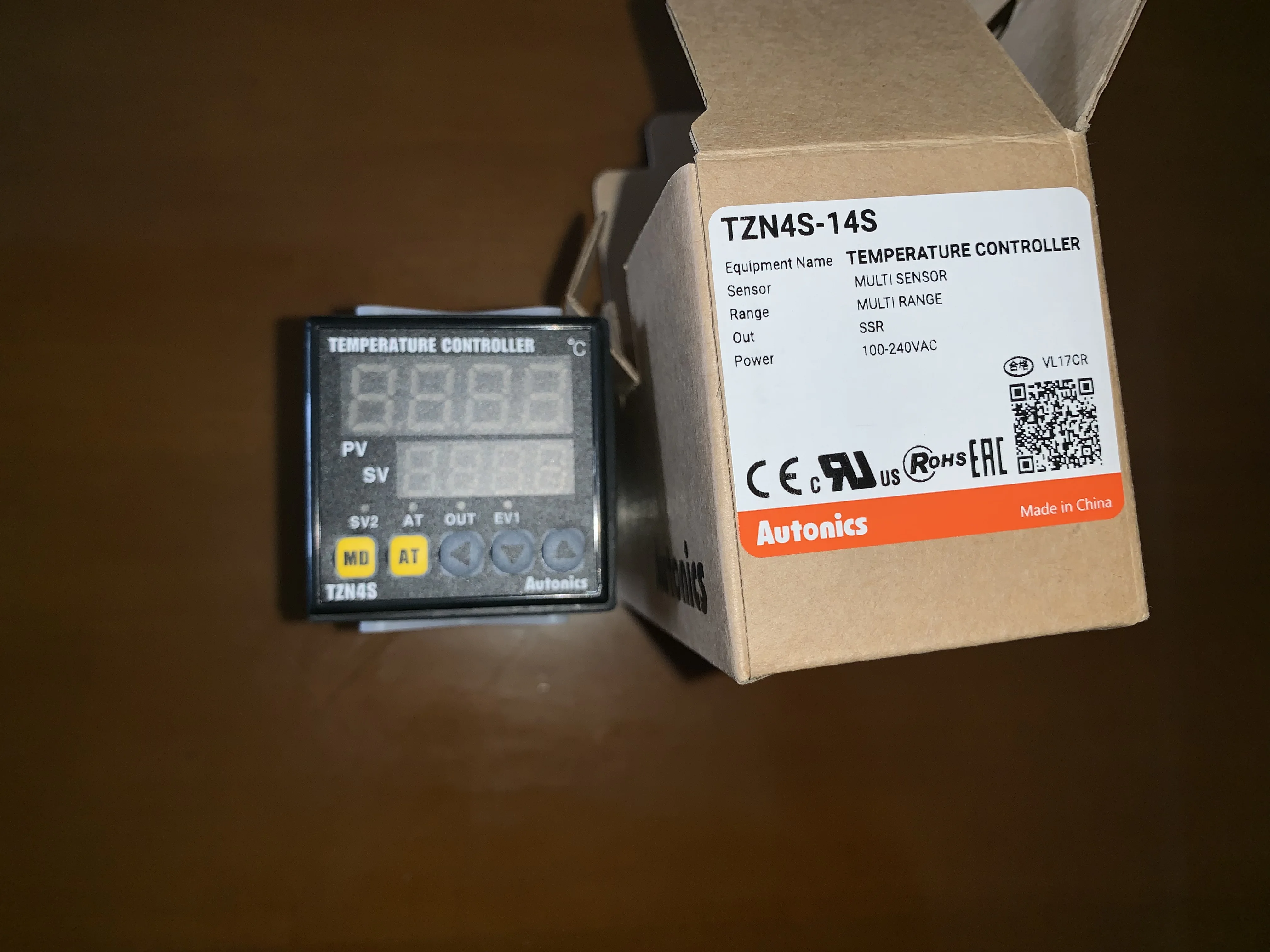 

New original authentic TZN4S-14S Autonics thermostat temperature controller