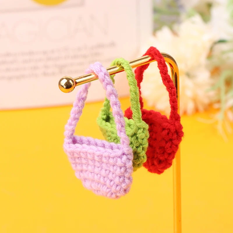 1PC 1/12 Dollhouse Woven Plush Shoulder Bag Dollhouse Mini Crossbody Bag Handbag For Dolls Dress UP Aceessories