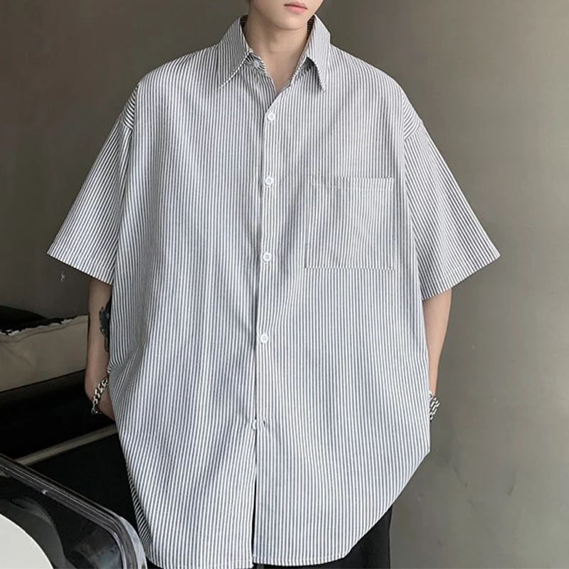 

Men Oversized Striped Short Sleeve Shirt Turn Down Collar Chest Pocket Button Down Casual Streetwear Top