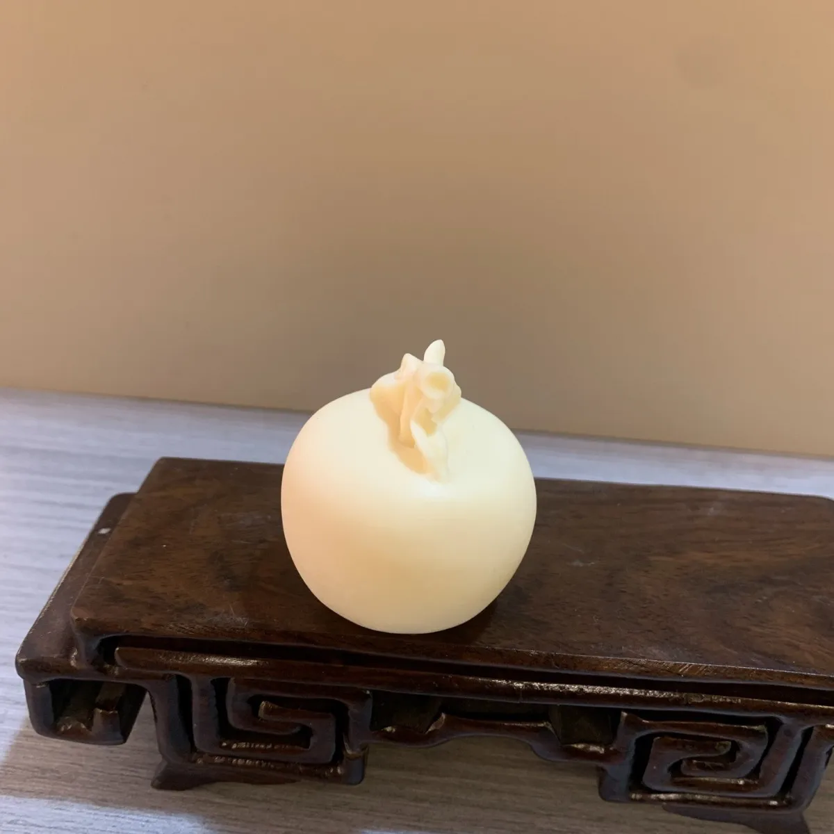 New Arrival Ivory Nut Carved Peace Blessing Figurine Office Desktop Car Decor Craft Ornament Home Tabletop Gift Souvenir