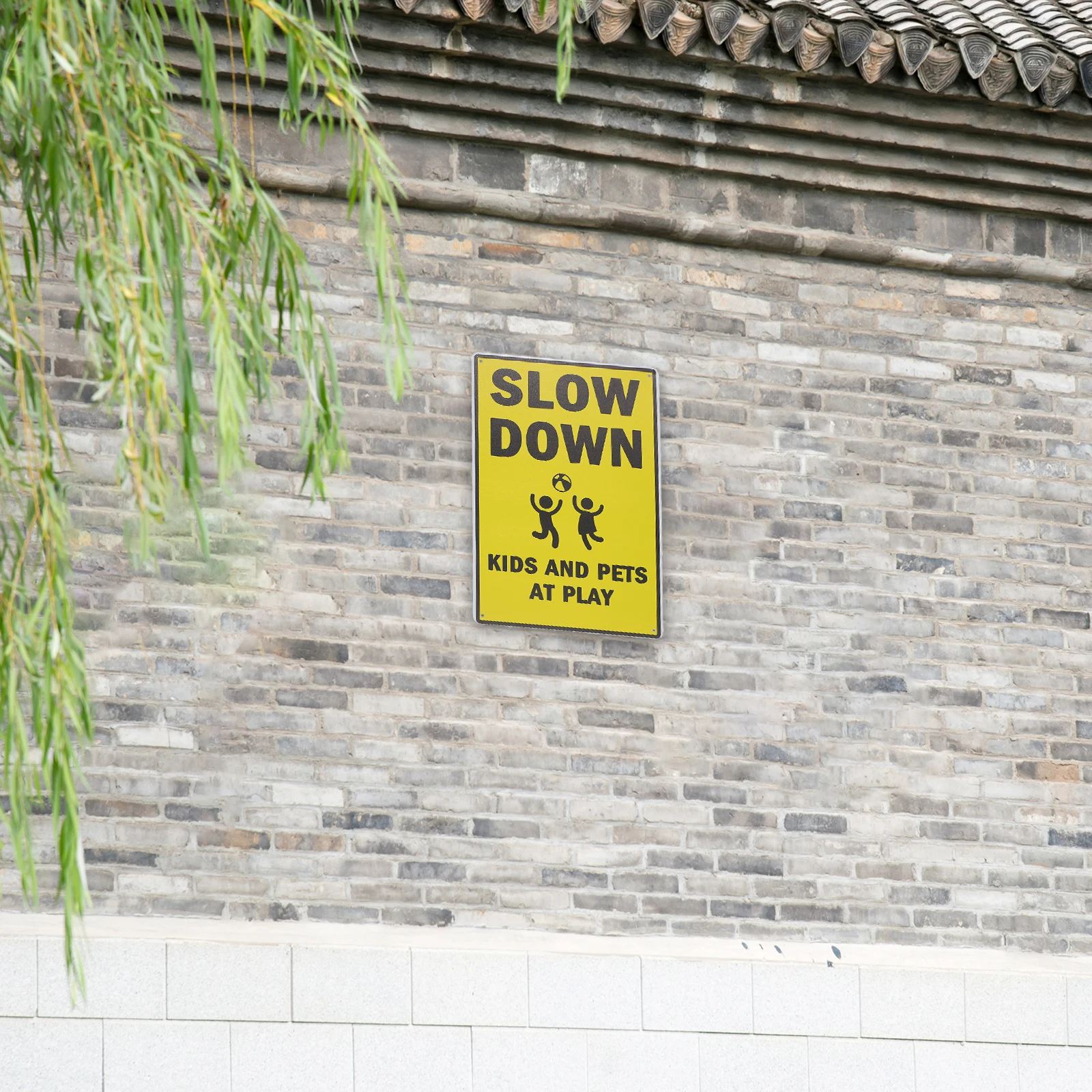 

Slow Down Road Sign Play Caution Metal Street Traffic Warning Sign Waterproof Outdoor Decor