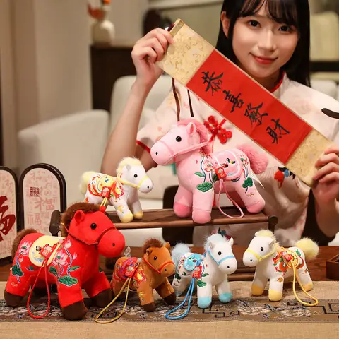 12/20 cm motif aléatoire nouvel an mascotte cheval en peluche Keycahin sac Decro Festival cadeaux nouvel an poney anniversaire cadeaux de noël