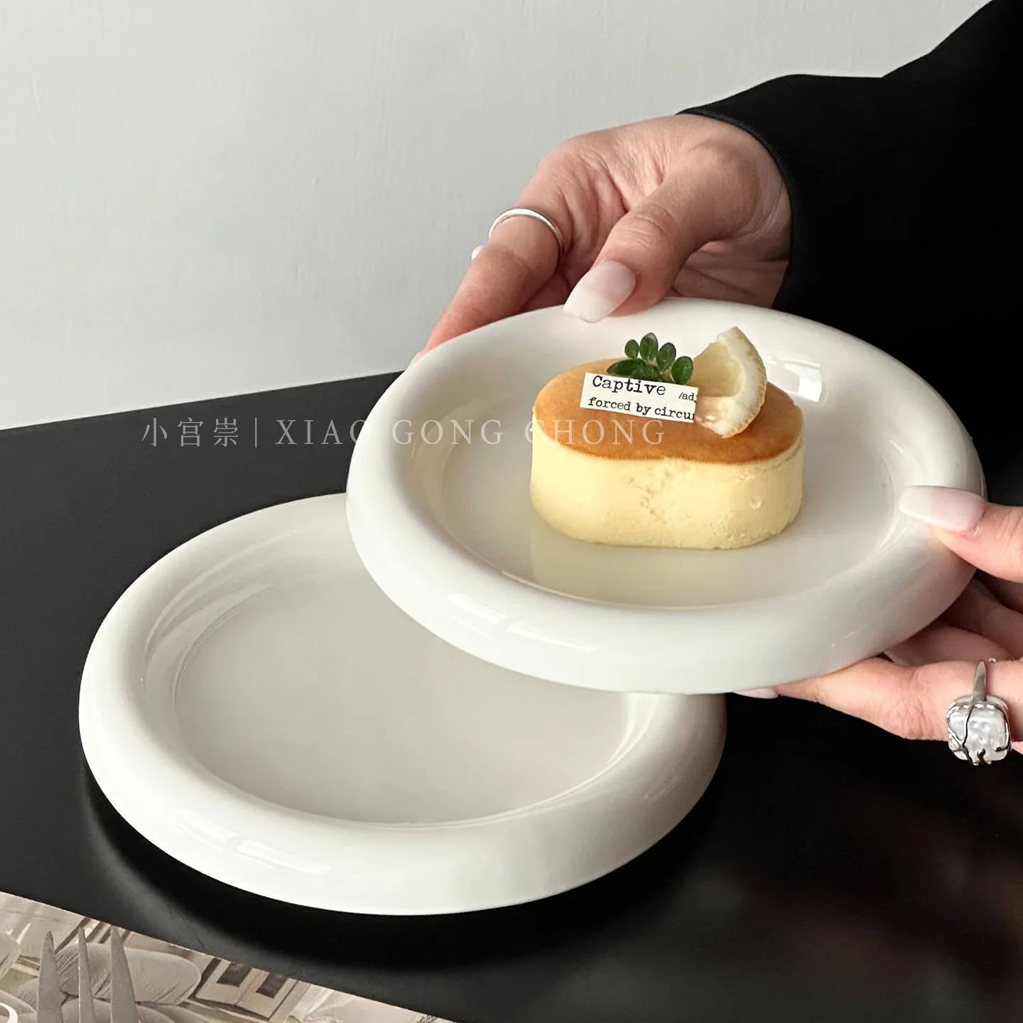 

High-value Pure White Ceramic Plate Household Dessert Breakfast Cake Tray