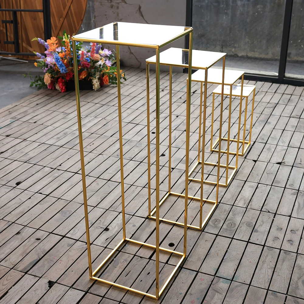 

Shiny Gold Cake Stand with Transparent Acrylic Cover Gold Plated Cuboid Cakes Stand Wedding Centerpieces Birthday Decoration