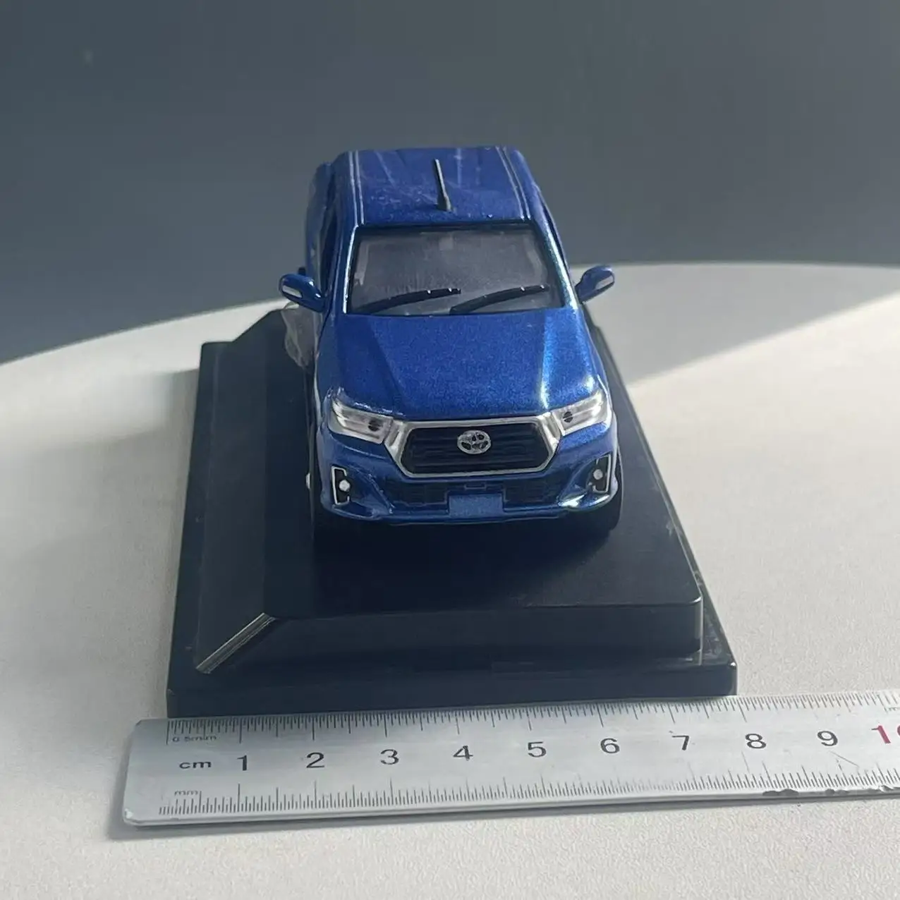 Descubre todo sobre el modelo de coche Difecto: una escala 1:43 para coleccionistas