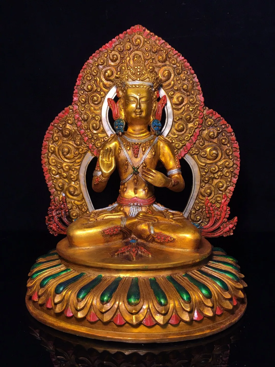 

Tibetan bronze fetus painted gold backlight is not empty, and the Buddha statue ornaments are used in the hall to collect miscel