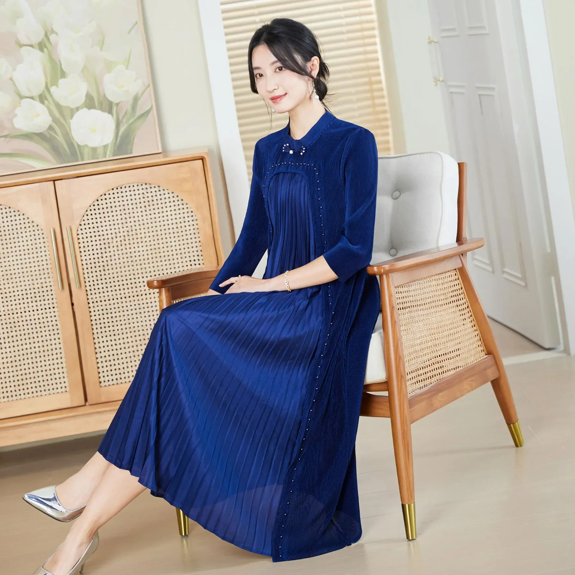 

Miyake High-end Pleated Dress Women 2025 New Solid Color Fashion Spliced Bead Stand Collar 4/3 Sleeve Elegant Pleated Skirt