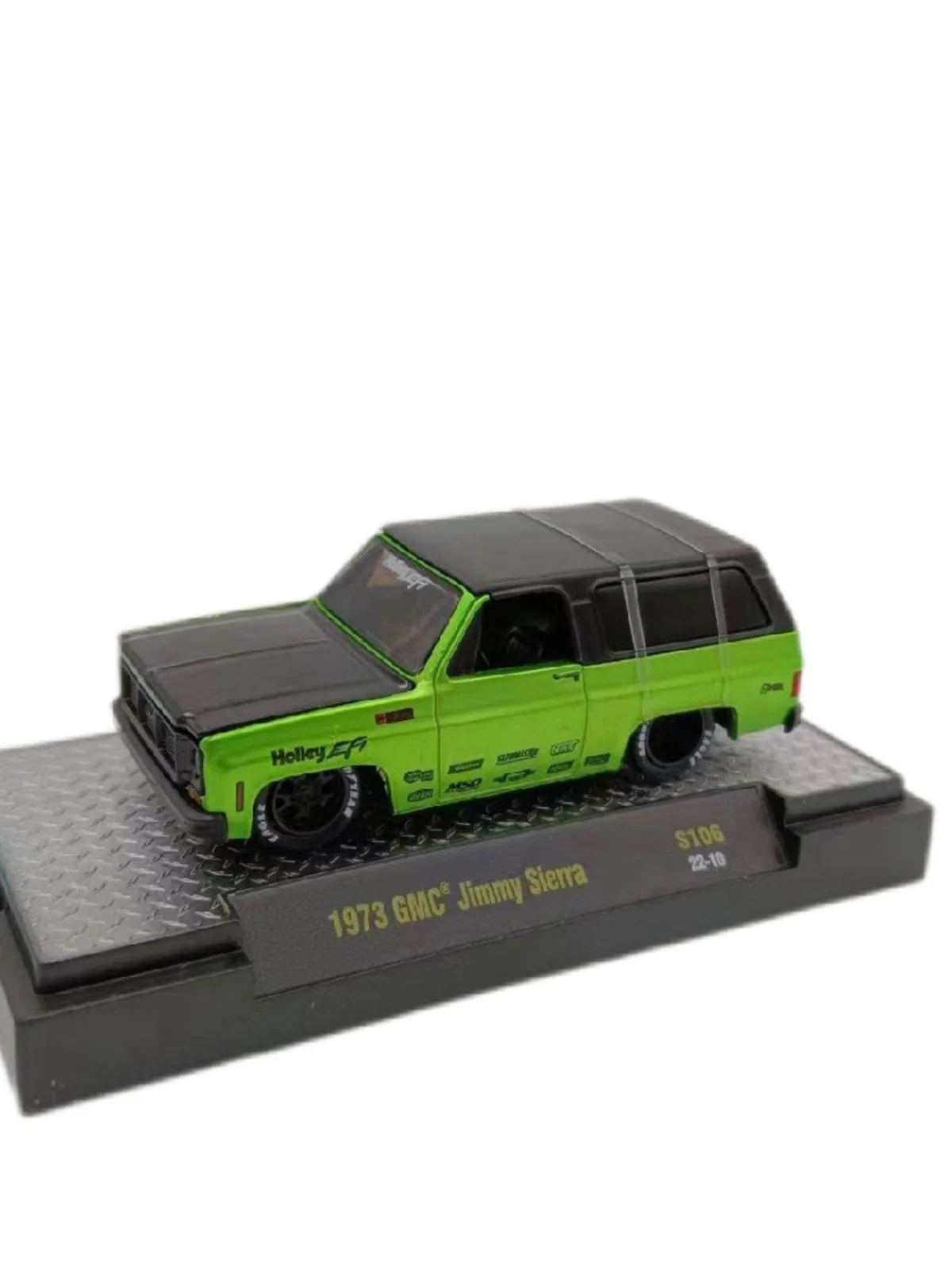 M2 Machines 1:64 1973 GMC Jimmy Sierra Diecast Model Car Kids Toys Gift