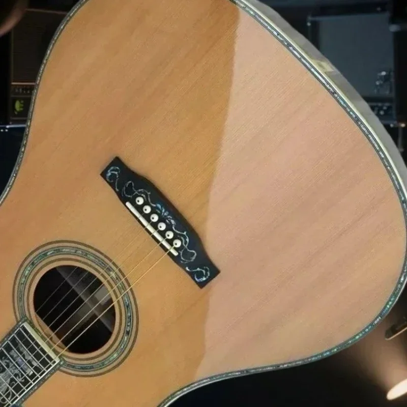 Tono cálido, envío gratis, cuerpo de cedro rojo caliente, serie D45, diapasón de ébano superior sólido, guitarra acústica individual de estilo clásico