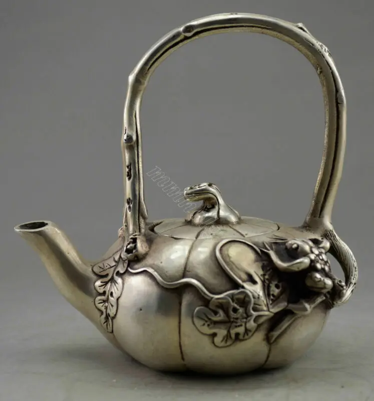 

Old Collectible Decorated Handwork Tibet Silver Carved Frog On Pumpkin Tea Pot