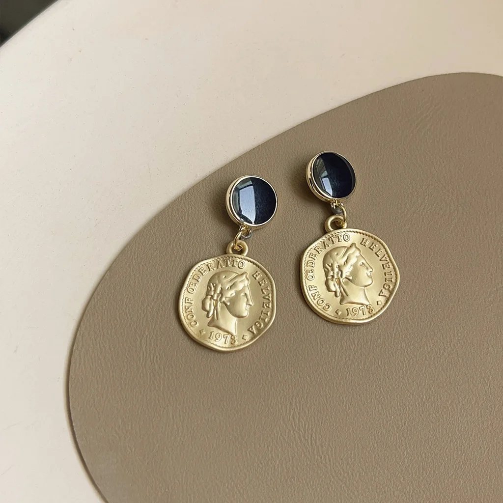 DIY accessories Baroque style freshwater pearl earrings women's niche retro gold coin portrait stud earrings personalized design view 4