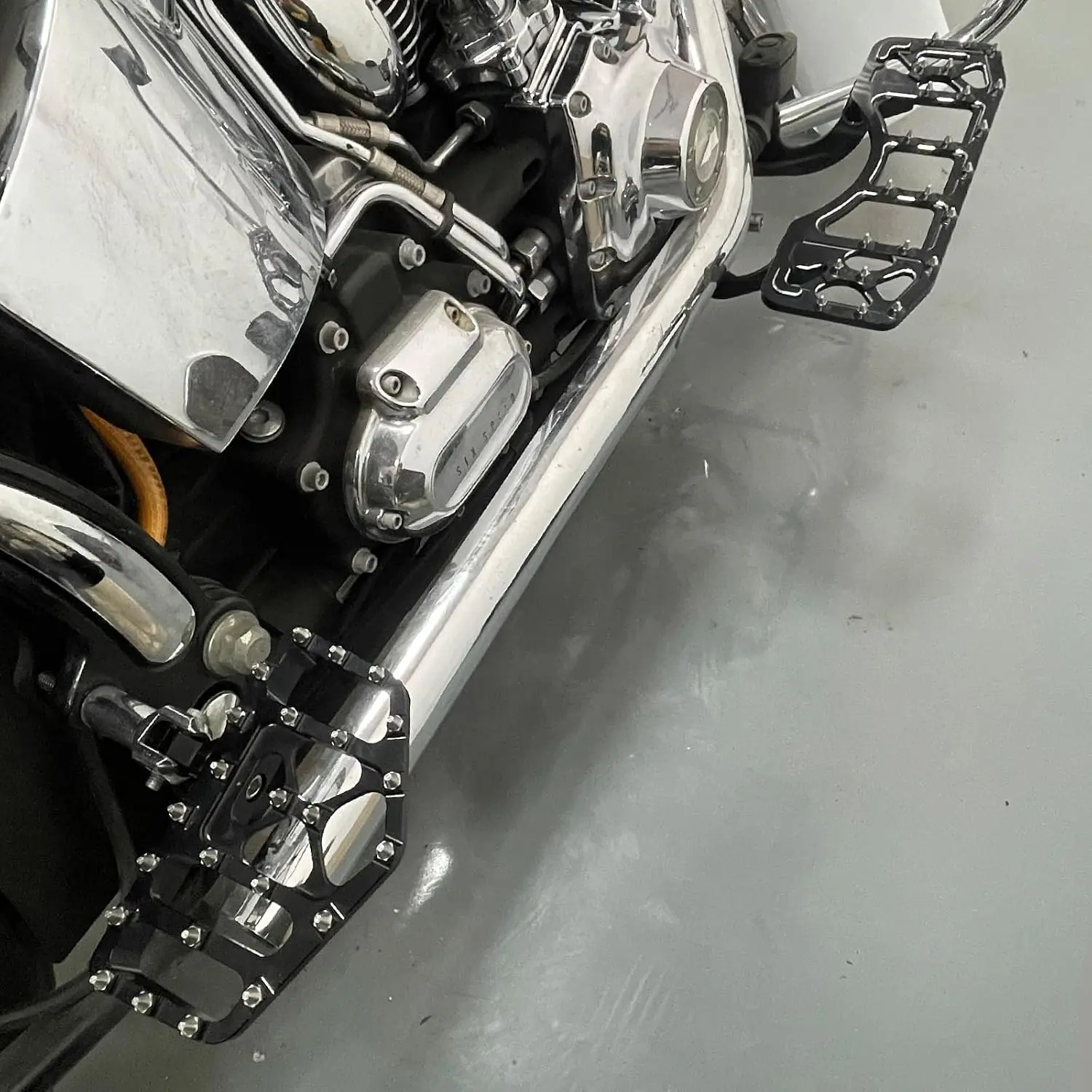 Driver Passenger Floorboards Set CNC Wide Chopper Bobber Fit Harley Touring Softail Road Glide Dyna FLD 2 Pairs