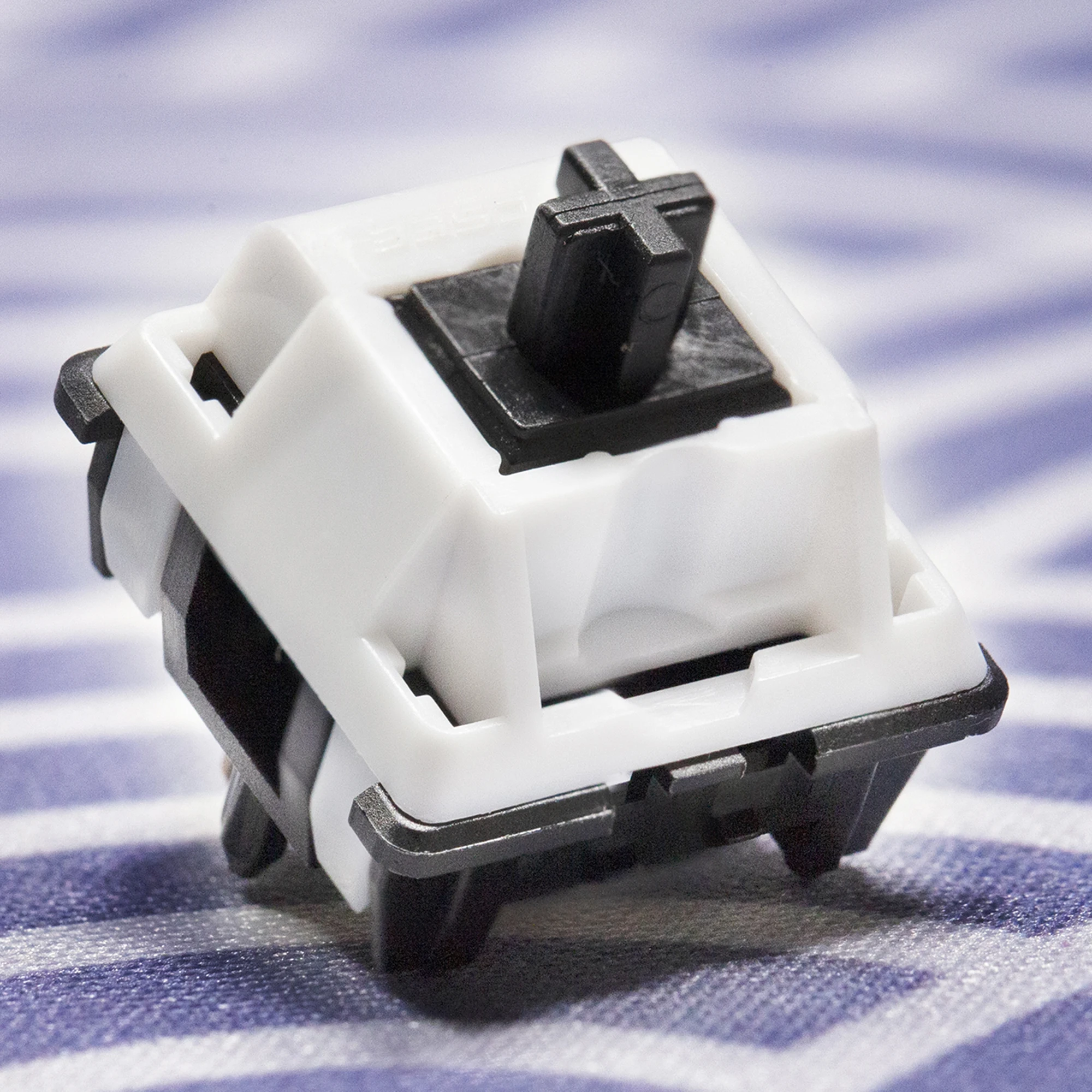 Imagem -01 - Tecsee-oreo Switch Linear Switch para Teclado Mecânico de Jogos Gold Spring Pom Nylon Uhmwpe 5pin Rgb Smd 63.5g mx tecsee oreo switch linear switch para teclado mecanico de jogos gold spring pom nylon uhmwpe 5pin rgb smd 635g mx 01