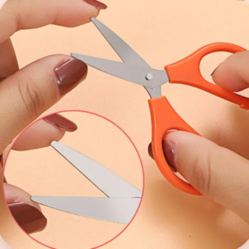 Stainless Steel Mini Scissors Hand Made Scissors for Students and Children Household Flat Head Thread Scissors Fabric Cutter