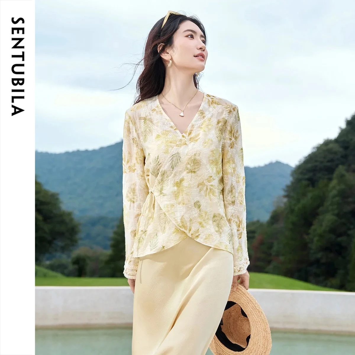 

SENTUBILA Women Lyocell Wrap Tie Front Blouse 2026 Summer Floral Print Cardigan V-Neck Vacation Lightweight Cover-Up 161WB4961