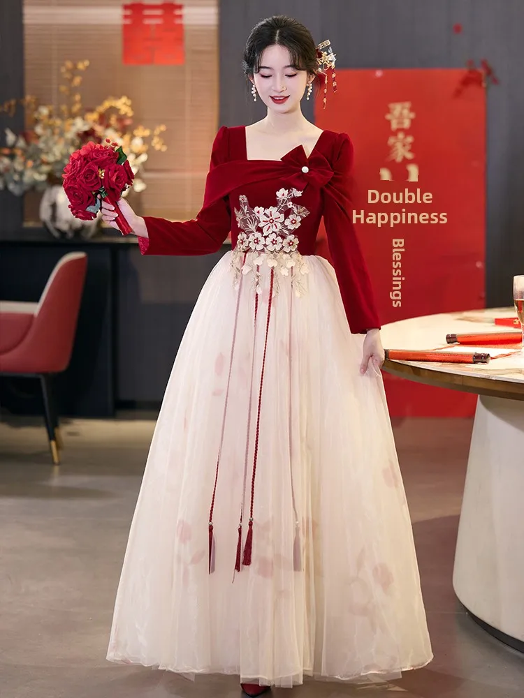 

Винно-красное длинное свадебное платье 2025 года, новое зимнее платье для помолвки и церемонии, большие размеры, стройнящий силуэт, наряд для возвращения домой для невесты