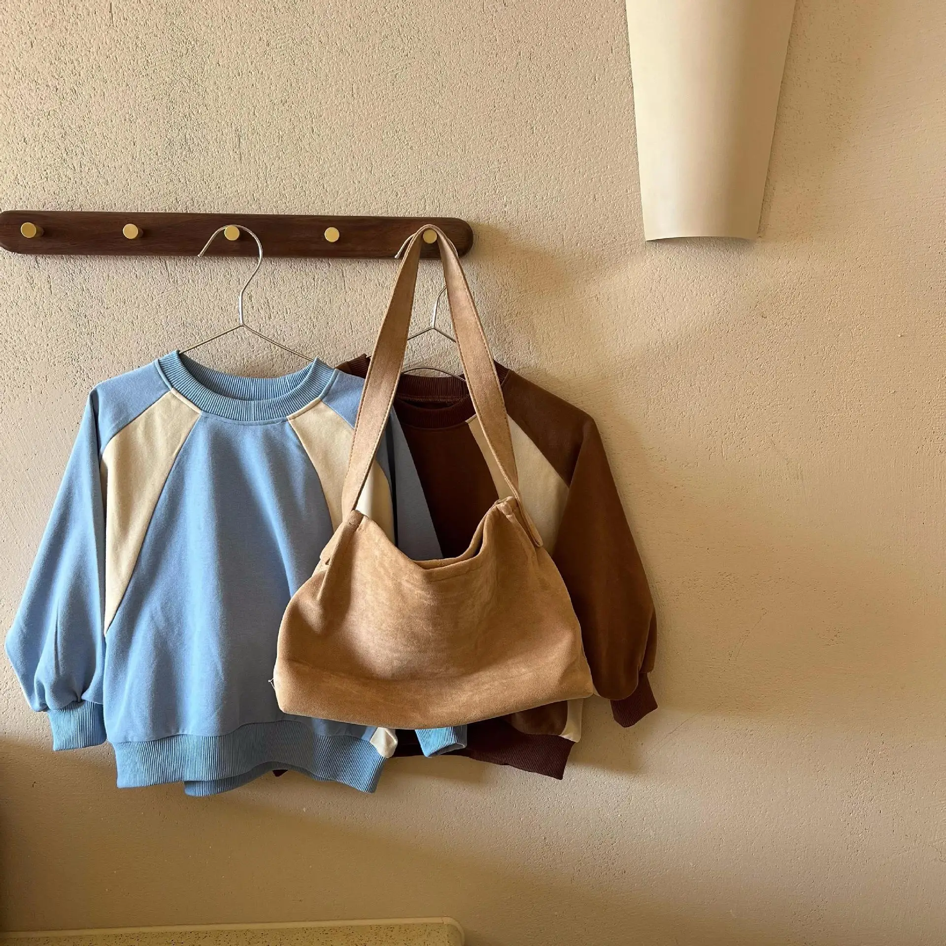 

2023 Autumn New Korean Children's Clothing Children's Sweater Men's and Women's Contrast Color Collar Pullover Sweater