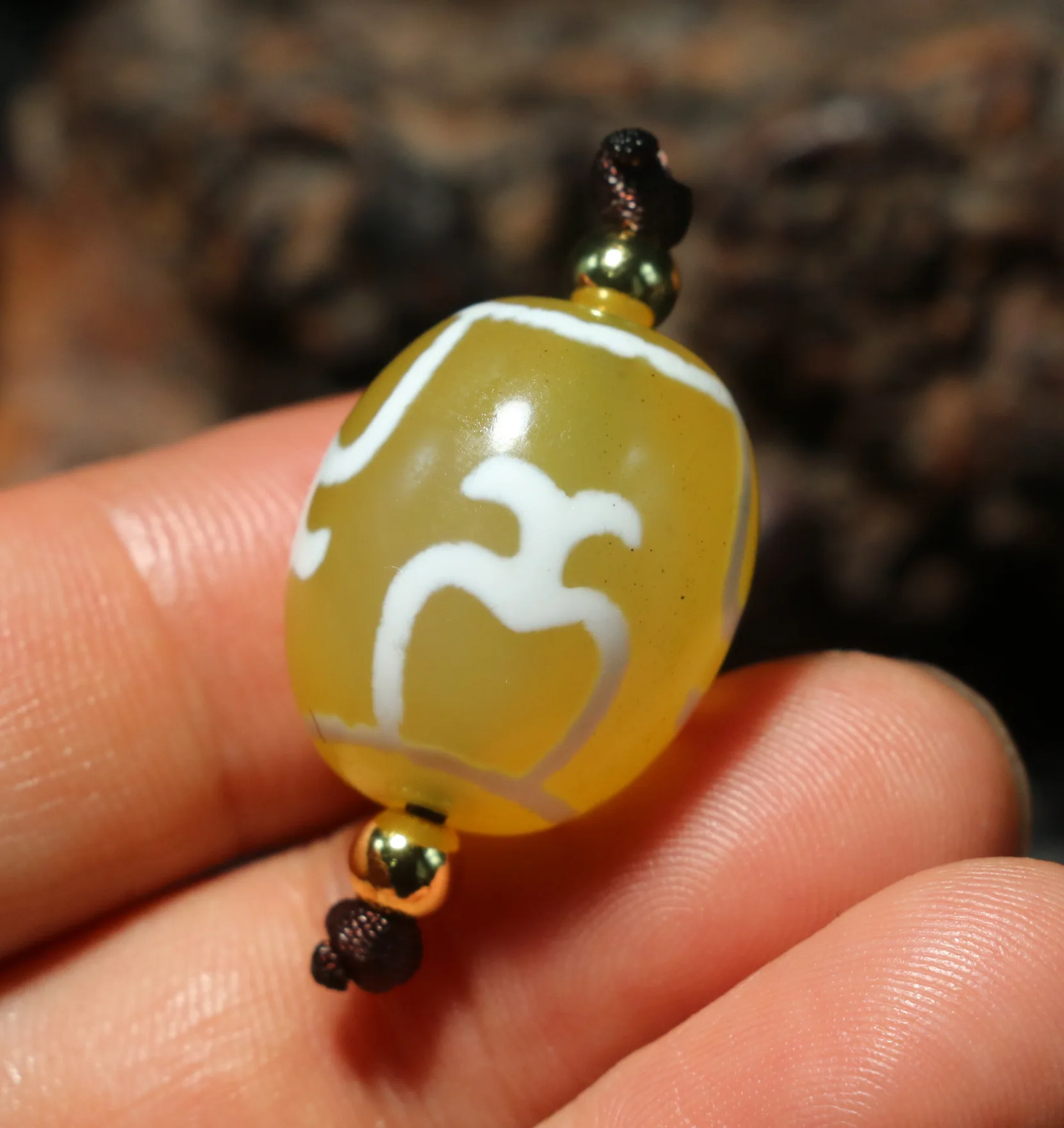 

Energy Magic Tibetan Old Agate Yellow Color Aquarius Treasure Bottle Safety Symbol Big Daluo dZi Bead Pendant Precious Jewelry