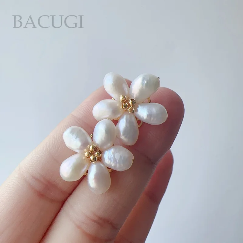 

Natural freshwater pearl earrings