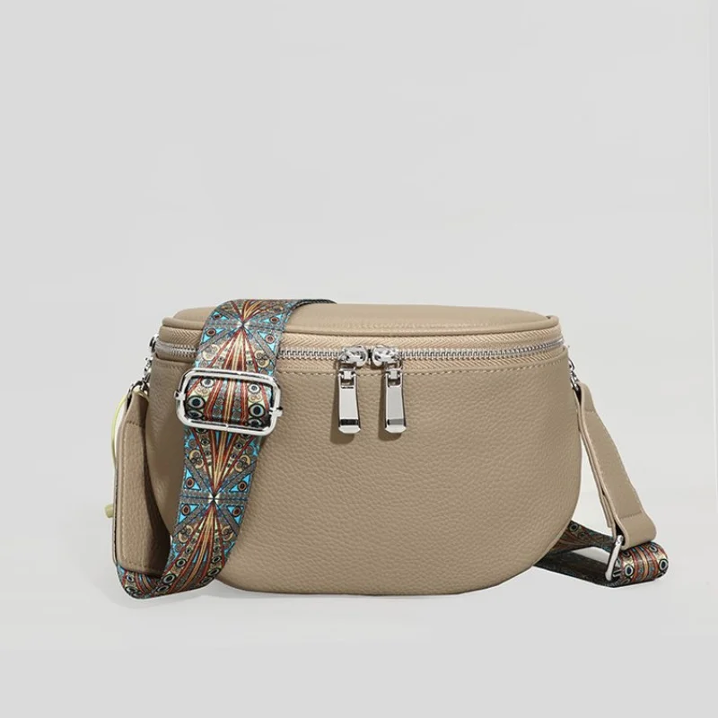 

Vintage Solid Color Crossbody Handbag Stylish For Casual Women Leisure With Elegant Minimalist Design And Letter Logo