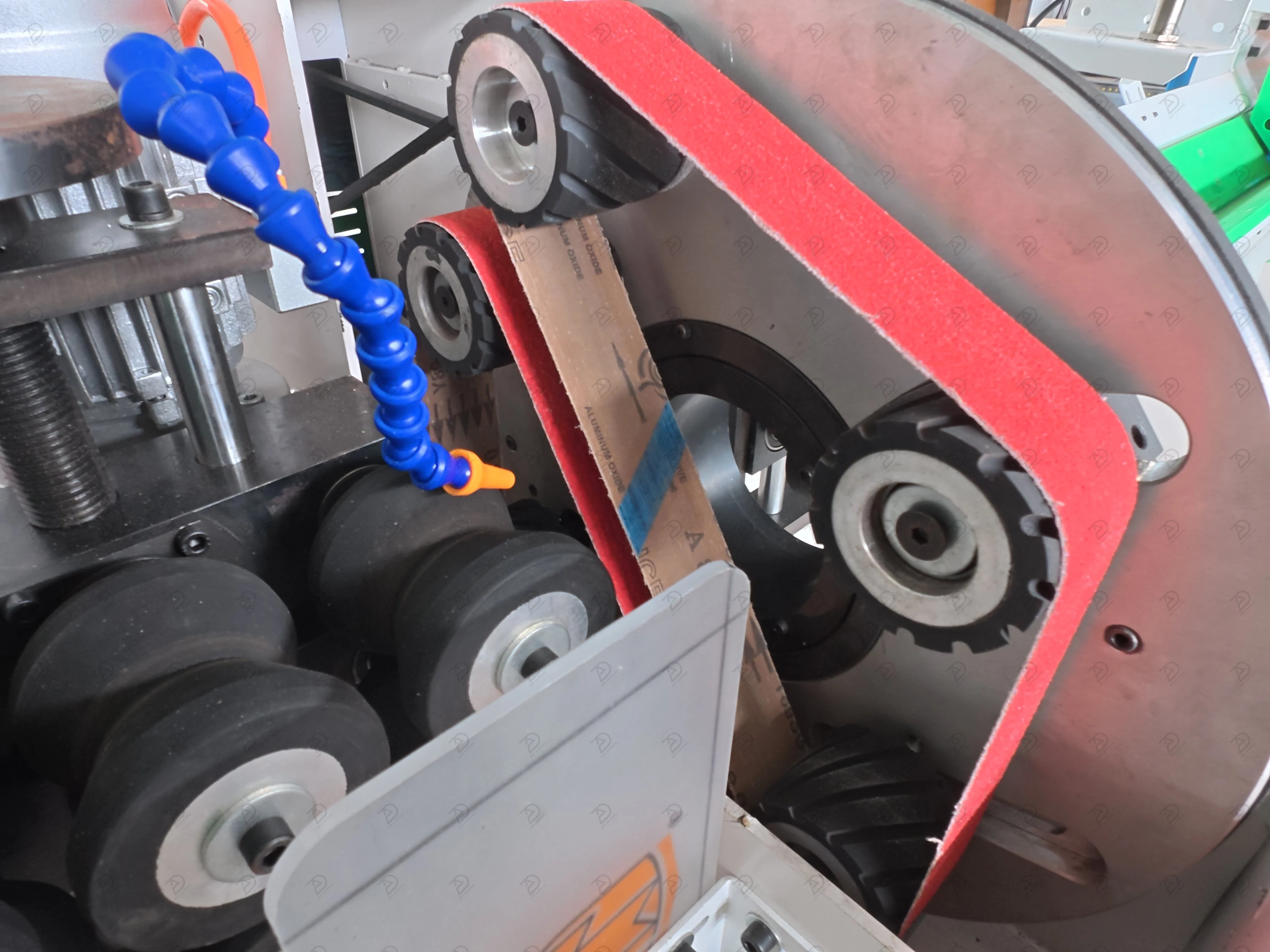 Automatic Ss Pipe Tube Metal Pipe Flat Surface Buffing Polishing Grinding Machine