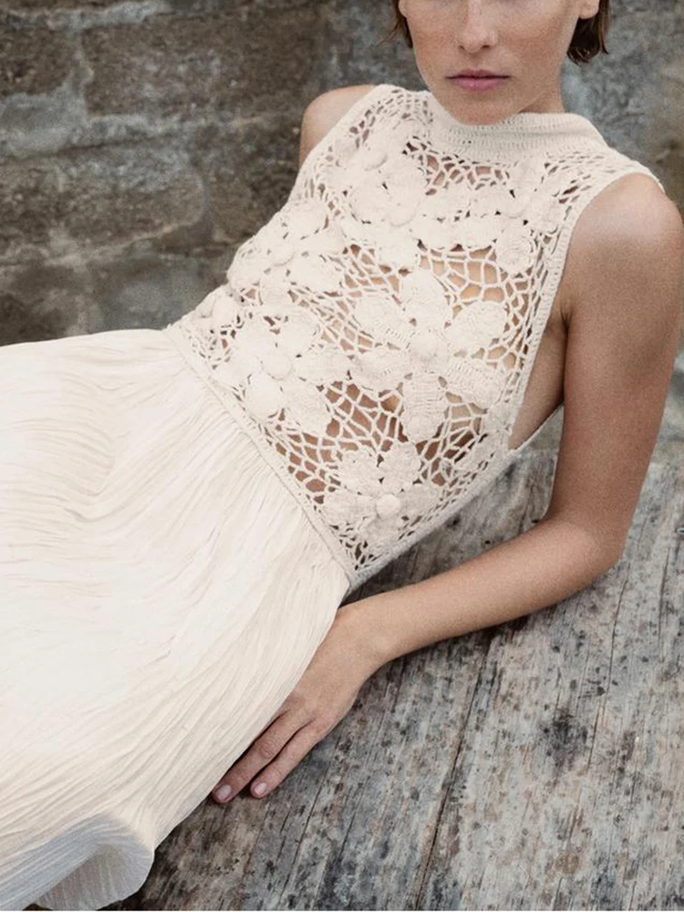 فستان عصري برقبة دائرية بدون أكمام مطرز بالزهور وصل حديثًا فستان نسائي متوسط ​​الطول للاحتفال بالحفلات